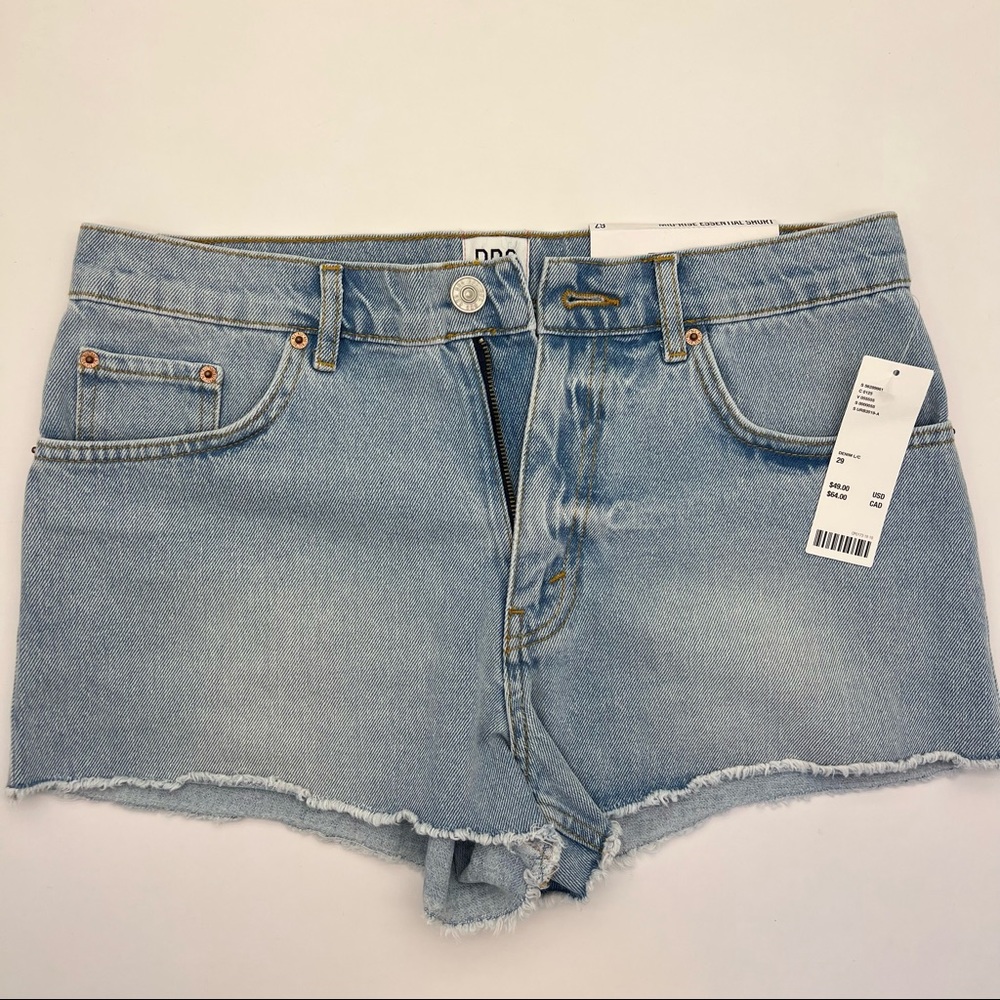 NWT - BDG - Essential Mid Rise Short - W29